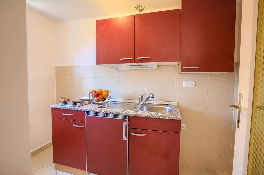 Nadija Studio Apartmani Krk Town Exteriör bild