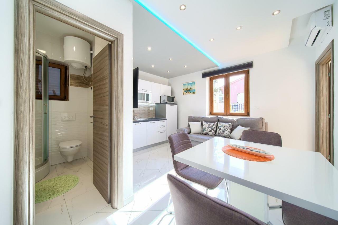 Nadija Studio Apartmani Krk Town Exteriör bild