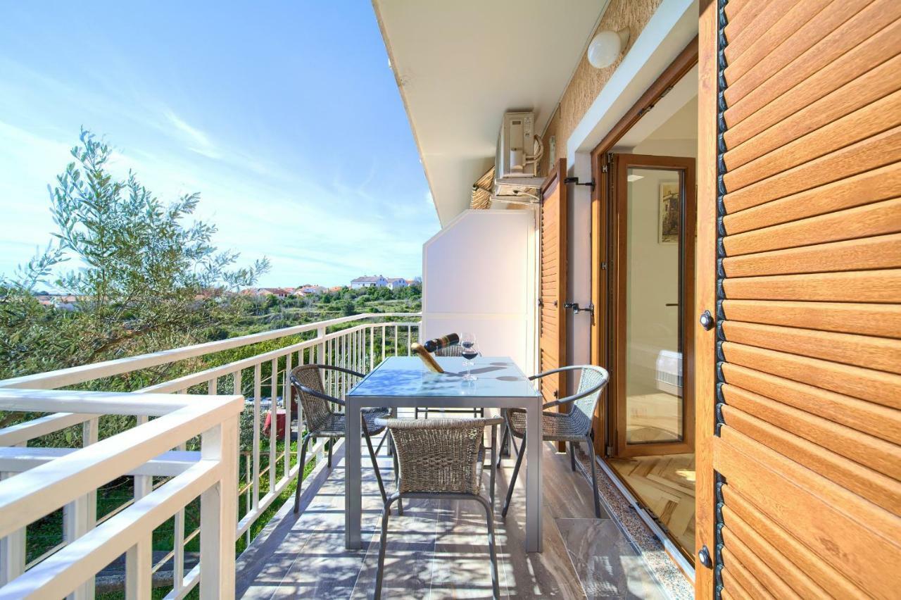 Nadija Studio Apartmani Krk Town Exteriör bild